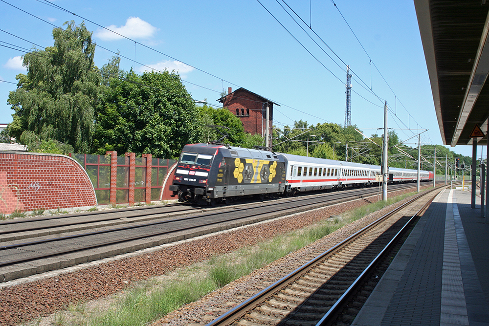 101 141 mit IC 1893 (Berlin – Frankfurt) (Rathenow, 27.06.2010)