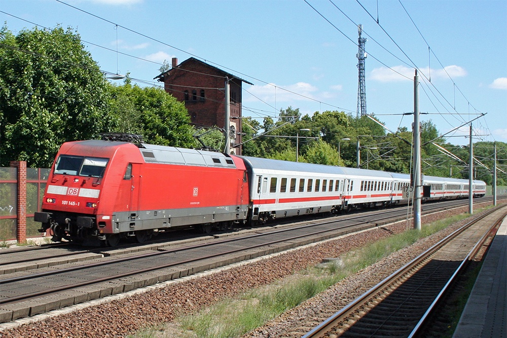 101 145 mit IC 1915 (Berlin – Dortmund – Tbingen) (Rathenow, 27.06.2010)