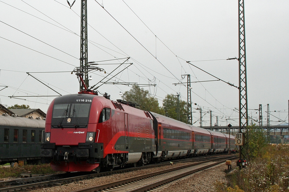 1116 218 mit RJ 162 (Wien West – Zrich HB) (Freilassing, 02.10.2010)