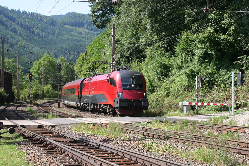 1116 234 mit RJ 650 (Graz – Wien Meidling) (Breitenstein, 23.08.2012)