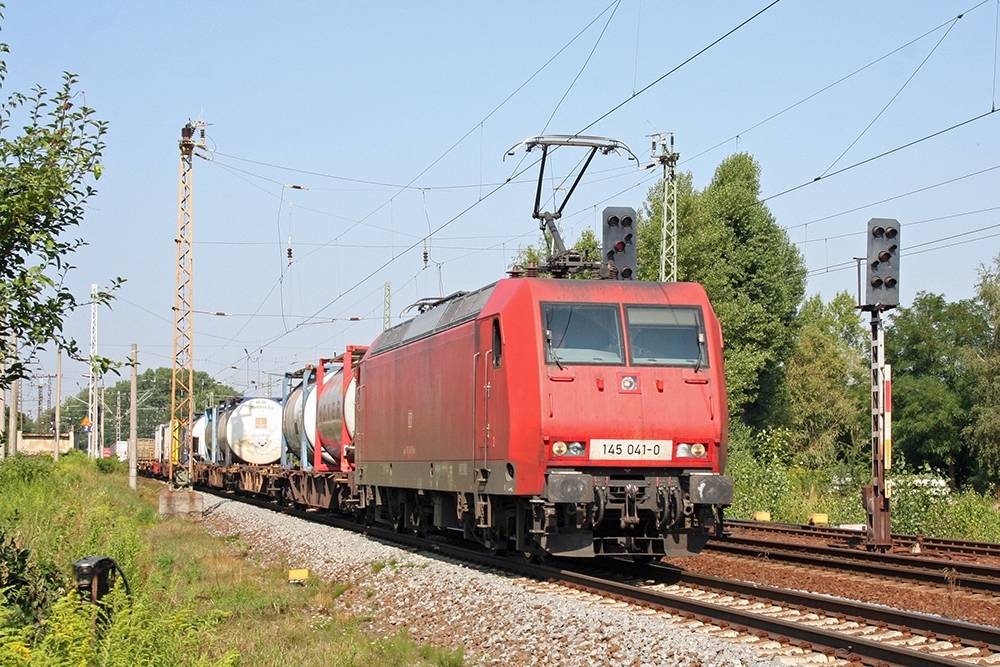 145 041 mit Gz in Richtung Leipzig-Schnefeld (Leipzig-Thekla, 10.08.2010)