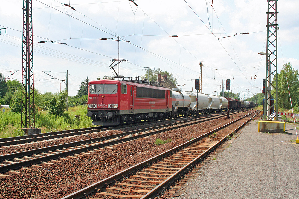 155 128 mit Gz in Richtung Leipzig-Schnefeld (Leipzig-Thekla, 06.07.2010)