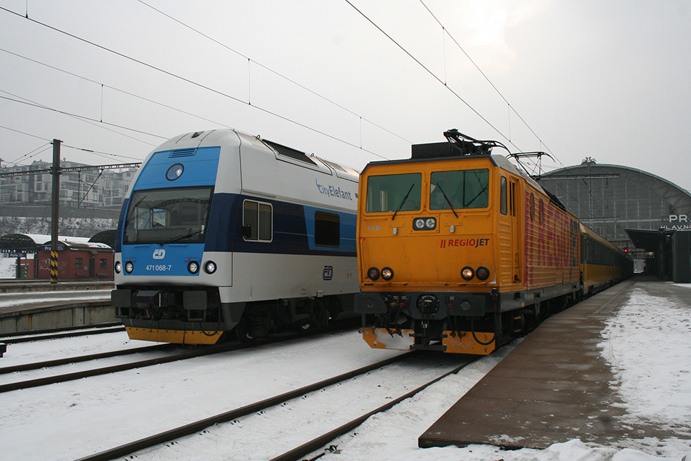 162 118 mit RegioJet IC 1009 (Praha – Havirov) (Praha hl.n., 25.01.2013) 