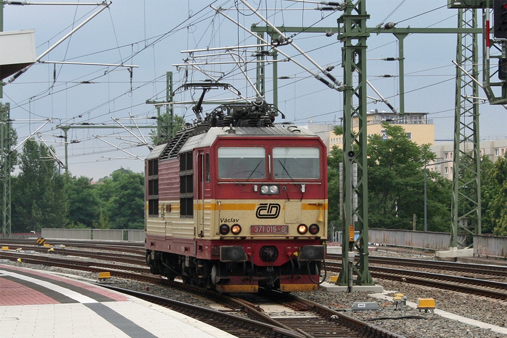 ČD 371 015 (Dresden Hbf., 17.07.2010)