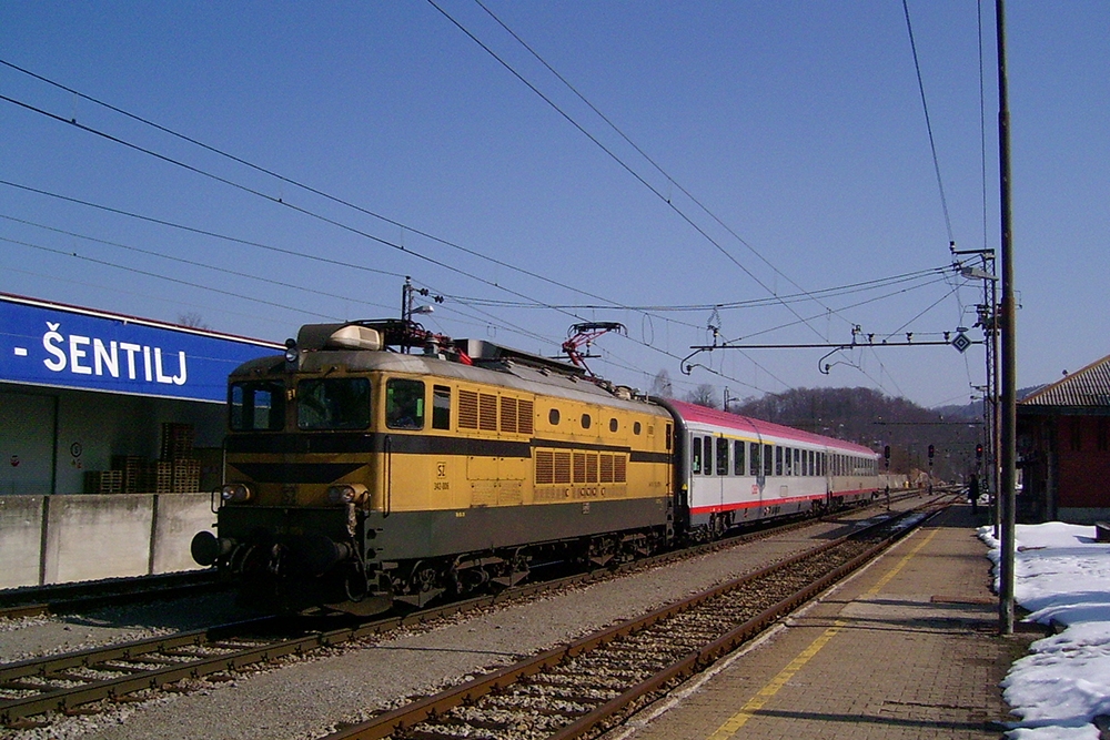 342 006 mit IC von Maribor nach Graz in entilj (Strecke Spielfeld - Maribor)(19.03.2006)