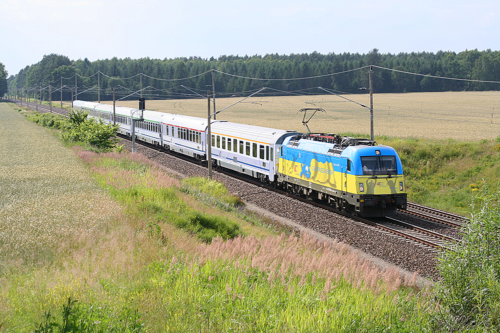 370 004 (Ukraina) mit EC 55 (Berlin – Danzig) (Frankfurt/Oder Rosengarten, 29.06.2012)