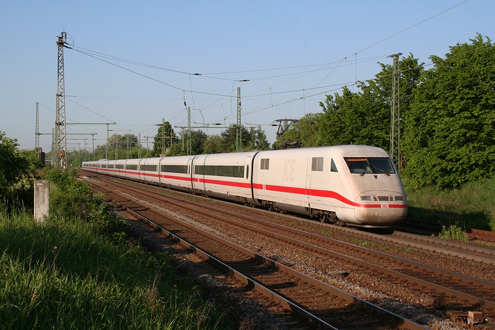 401 087 als ICE 291 (Leipzig – Interlaken Ost) (Grokorbetha, 20.05.2012)