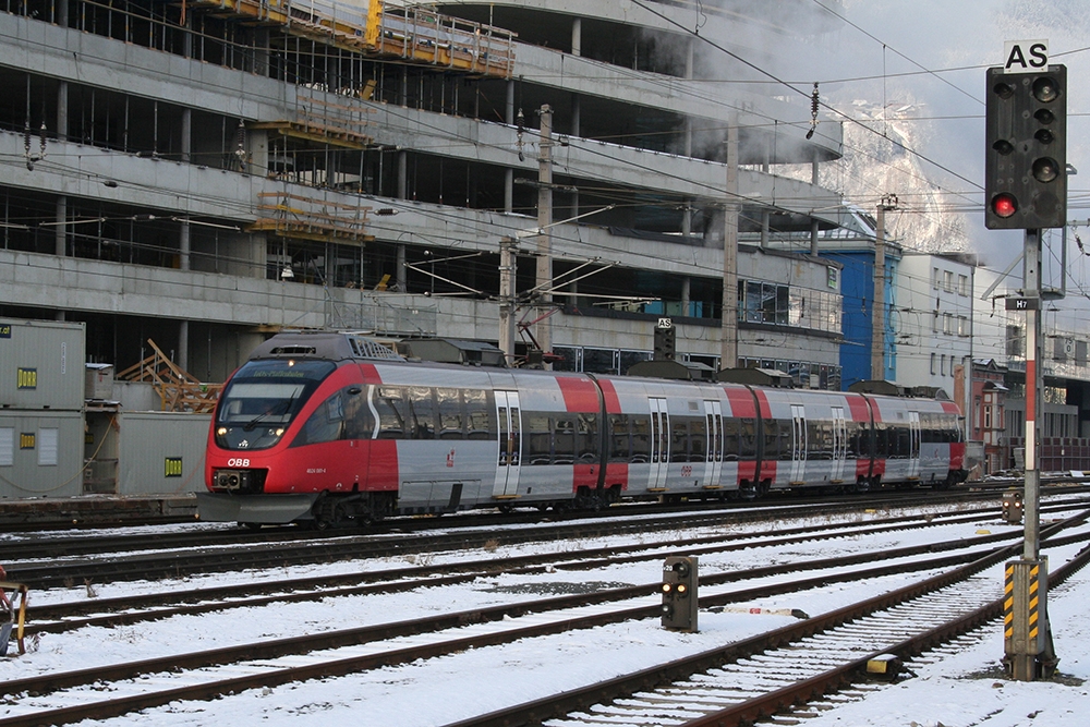 4024 081 als S1 (Rosenheim - Telfs-Pfaffenhofen) (Innsbruck Hbf., 18.12.2011)