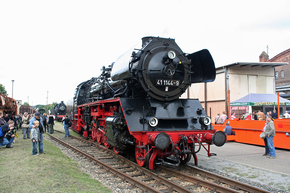 41 1144 der IGE Werrabahn Eisenach ausgestellt zum XVI. Meininger Dampflokfest (04.09.2010)