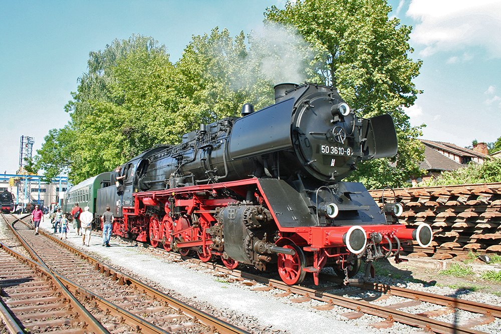 50 3610 der IG Dampflok Nossen e.V. ausgestellt auf dem Gelnde des DLW Meiningen zum XVII. Meininger Dampflokfest (03.09.2011)