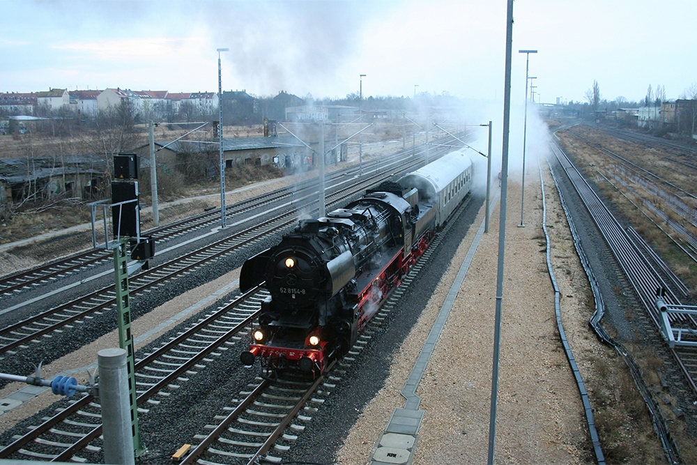 52 8154 vom Verein  Bayrischer Bahnhof zu Leipzig e.V.  mit einem Sonderzug von Leipzig nach Johanngeorgenstadt in Leipzig-Plagwitz (18.02.2012)