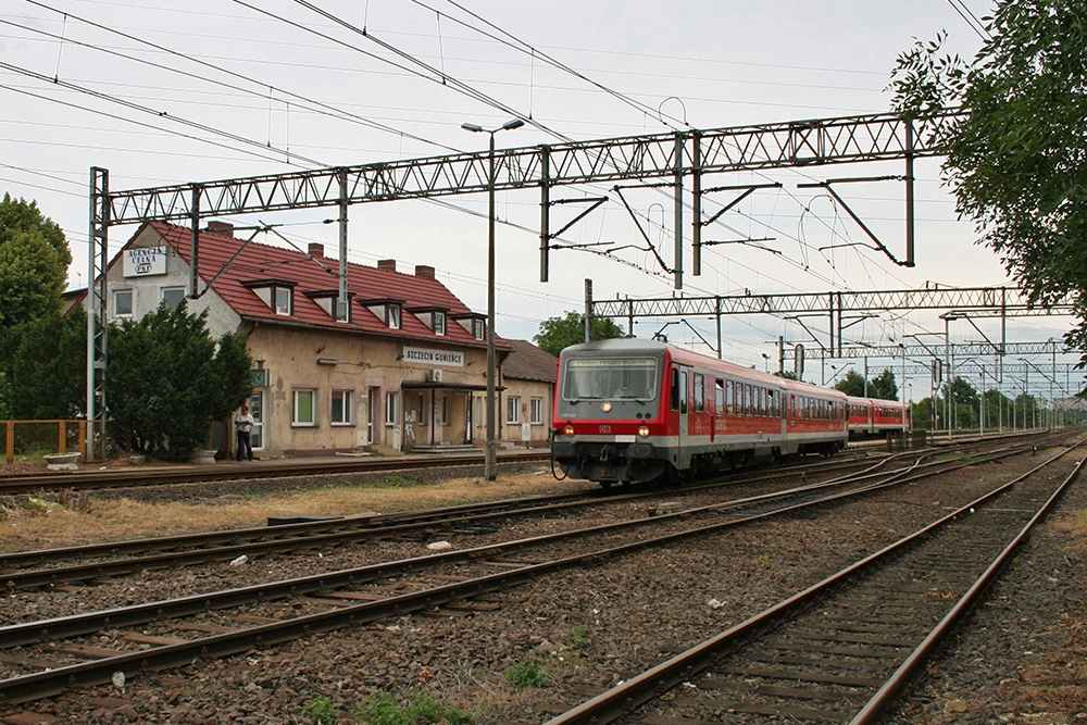 628 642 als RB 5819 (Szczecin Glowny – Angermnde) (Szczecin Gumience, 18.06.2011)