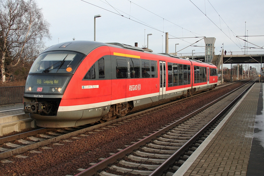 642 545 als RB 26577 (Meien – Leipzig) (Leipzig-Engelsdorf, 27.12.2009)