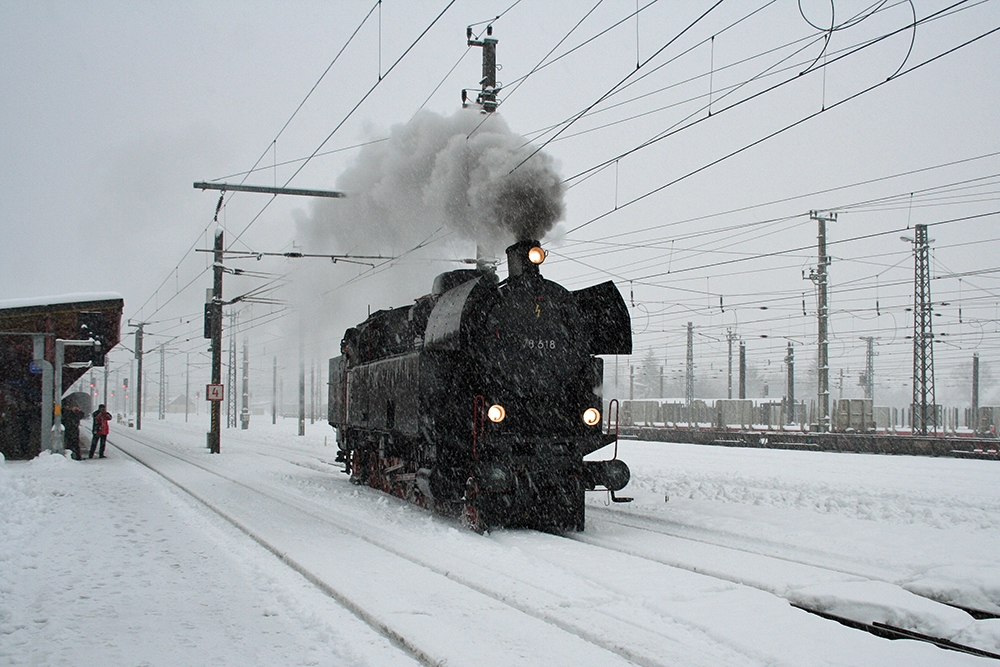 78 618 der GEG auf Verschubfahrt zum IGE-Sonderzug  Winterdampffahrt durchs Gesuse  in Selzthal (06.01.2012)