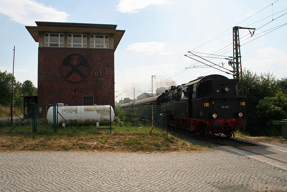 95 027 (Frderverein Bw Arnstadt e.V., Einsatz durch die HSB) mit einem Sonderzug von Rbeland nach Blankenburg in Httenrode (11.07.2010)