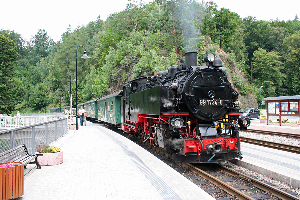99 1734 der Weieritztalbahn mit Zug 5004 (Freital-Hainsberg - Dippoldiswalde) in Rabenau (08.08.2010)