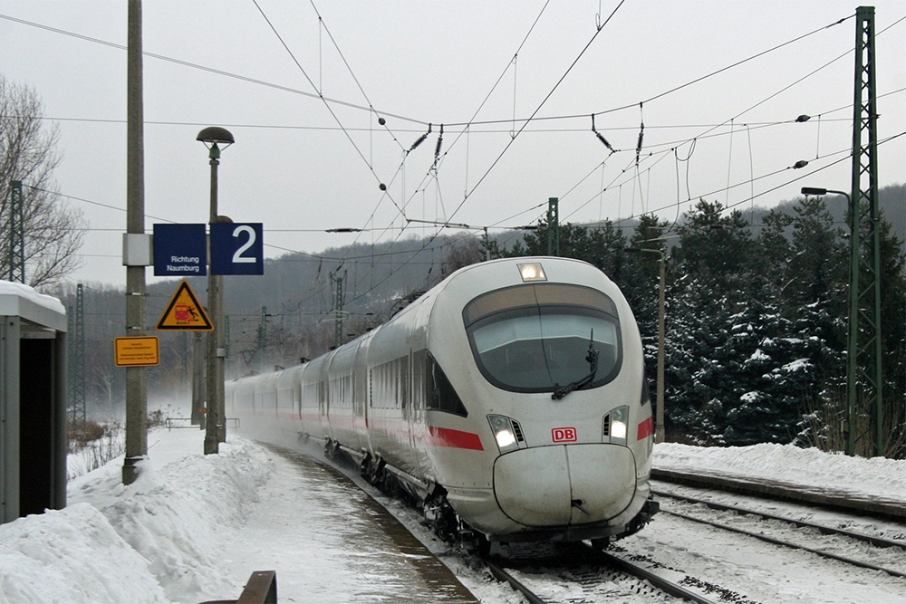 Ein 411er als ICE 109 (Hamburg – Berlin – Innsbruck) (Leiling, 30.12.2010)