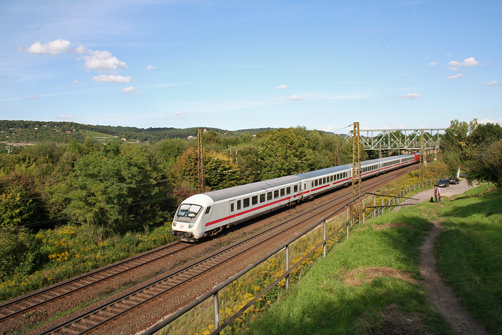 IC 2354 (Berlin – Erfurt – Dortmund) kurz vor Naumburg/Saale (11.09.2010)