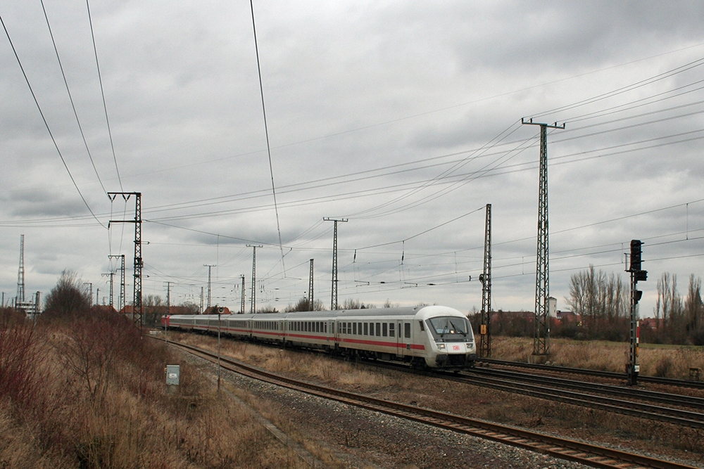 IC 2356 (Ostseebad Binz – Frankfurt/Main Flughafen Fernbahnhof) (Grokorbetha, 18.02.2012)