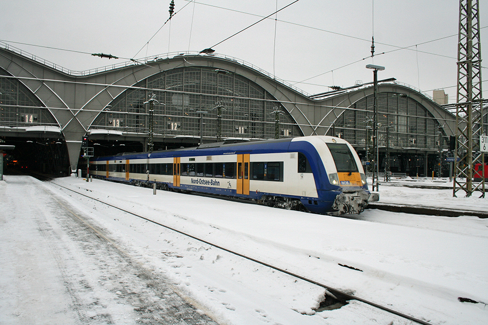 InterConnex 68903 (Leipzig – Warnemnde) bei der Abfahrt in Leipzig Hbf. (19.12.2010)
