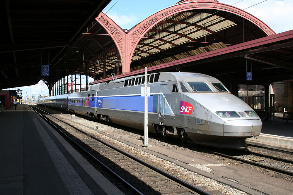 TGV Est Europen 501, dieser fuhr spter als TGV 2440 (Strasbourg – Paris Est) (Strasbourg, 12.08.2011)