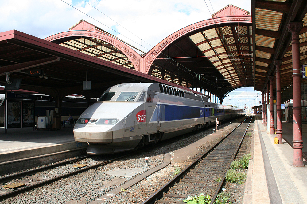 TGV Est Europen 504 kam als TGV 2431 (Paris Est – Strasbourg) (Strasbourg, 12.08.2011)