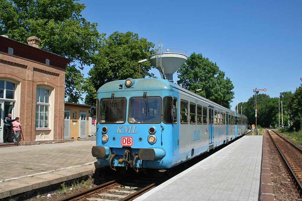 Triebwagen der Kreisbahn Mansfelder Land („Wipperliese“) (Klostermansfeld, 02.06.2011)