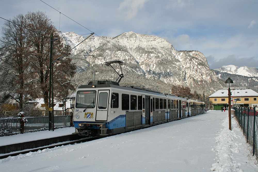 Wagen 16 der Bayrischen Zugspitzbahn in Garmisch-Partenkirchen (18.12.2011)