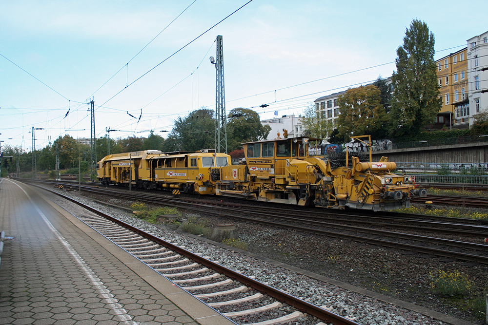 Wiebe-Gleistopfmaschine in Hamburg Hbf. (16.10.2010)