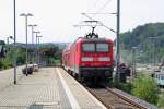 BR 143/157295/143-828-mit-einem-zug-der 143 828 mit einem Zug der Linie S3 (Dresden - Tharandt) in Freital-Hainsberg (08.08.2010)