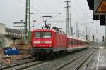 BR 143/160151/143-634-mit-einem-zug-der 143 634 mit einem Zug der Linie S1 (Forchheim – Nrnberg - Hersbruck) (Frth/Bay. Hbf., 18.09.2011)