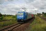 185 513 (TX-Logistic) und eine weitere 185 der HGK (“HeizProfi“) mit Kesselwagen in Richtung Nrnberg (Weienfels, 07.08.2011)
