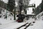 01 1066 der Ulmer Eisenbahnfreunde mit einem Sonderzug von Stuttgart nach Arnstadt bei der Abfahrt in Oberhof (28.01.2012)
