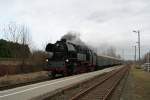 65 1049 vom Schsischen Eisenbahnmuseum Chemnitz-Hilbersdorf mit einem Fotopersonenzug bei der Plandampfveranstaltung „Dampf trifft Kohle 2011“, hier bei der Einfahrt von Zeitz nach Deuben