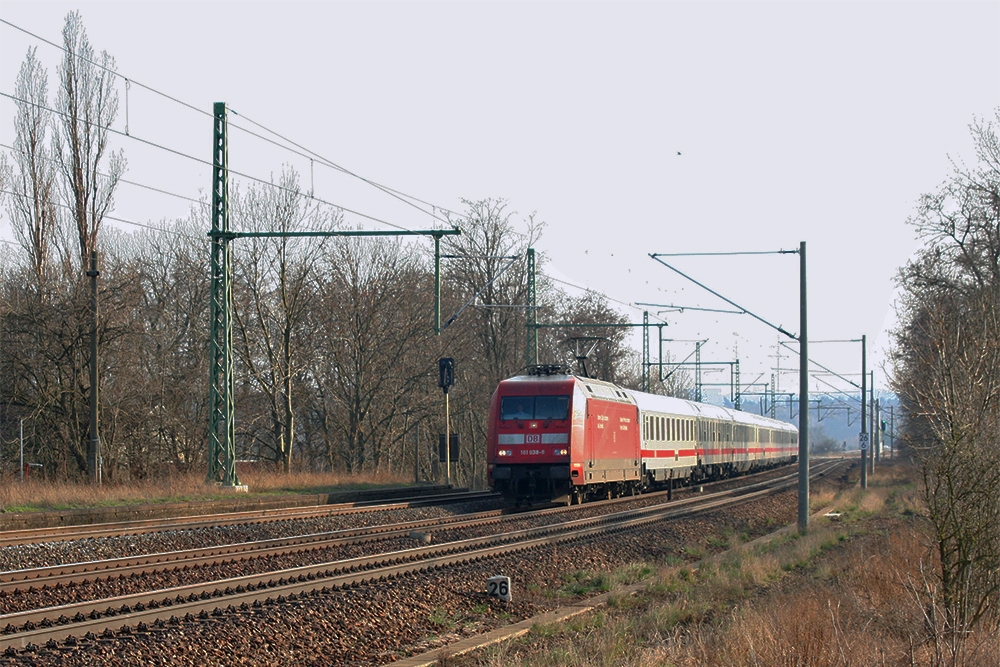 101 038 mit IC 2159 (Frankfurt/Main – Dresden) (Schkortleben, 23.03.2012)