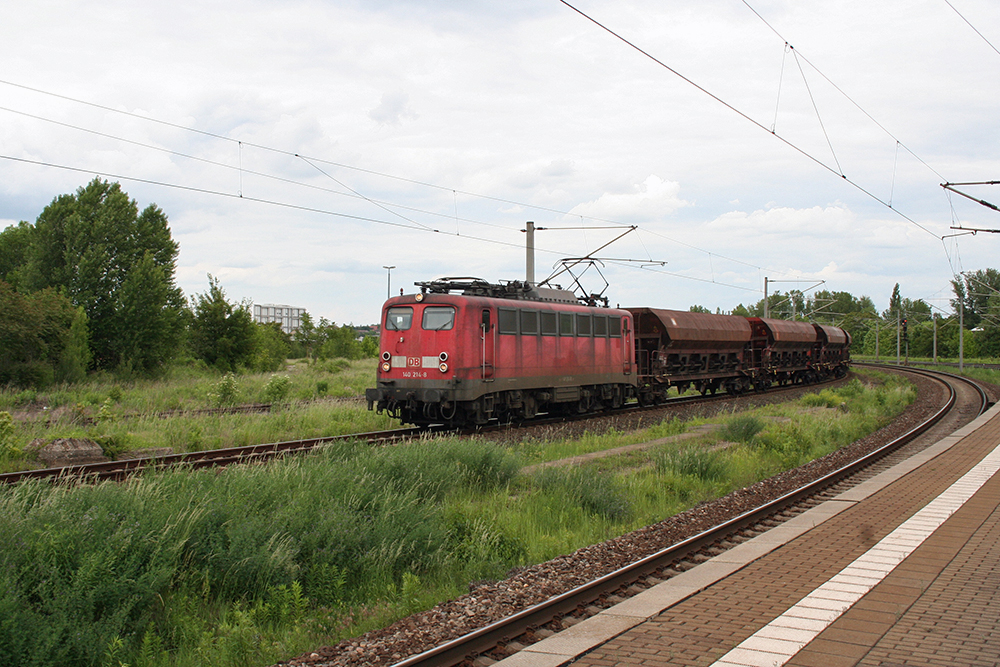 140 214 mit Tanoos-Wagen in Richtung Groheringen (Weienfels, 27.05.2011)