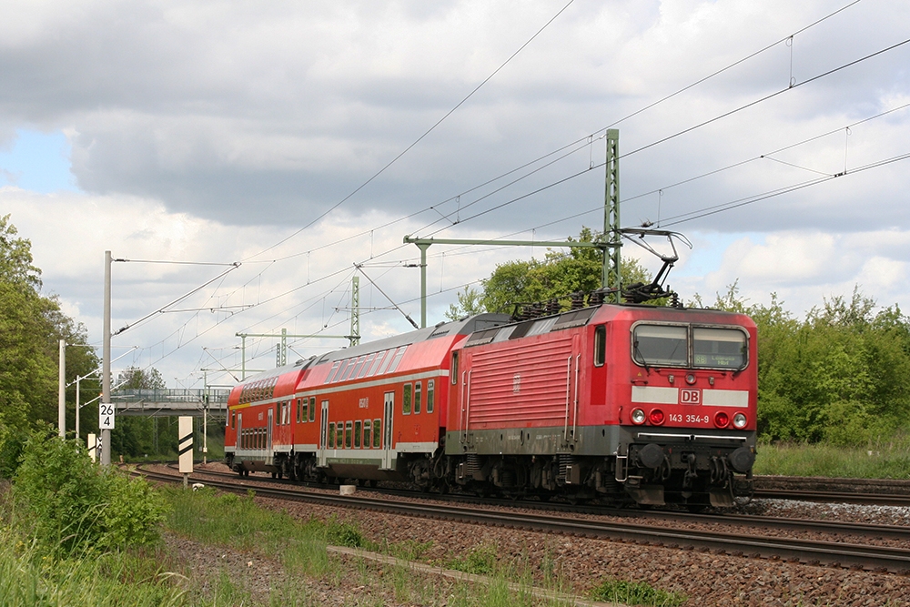 143 354 mit RB 26420 (Weienfels – Leipzig) (Schkortleben, 16.05.2012)