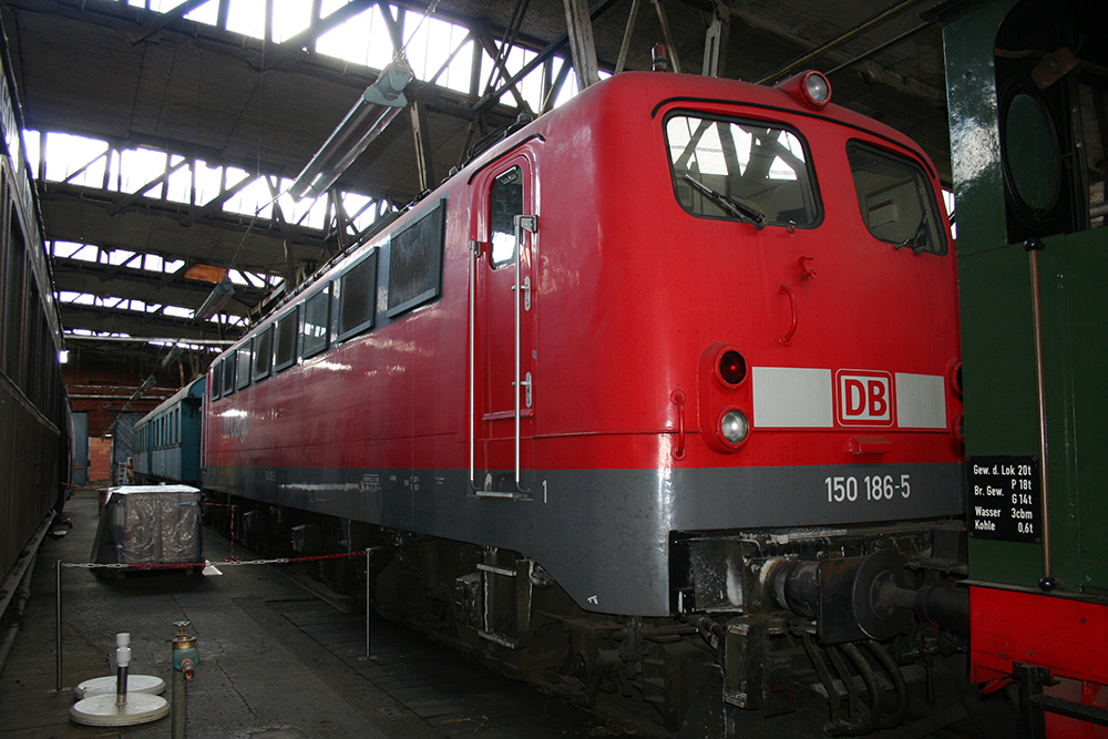 150 186 im Sddeutschen Eisenbahnmuseum Heilbronn (22.07.2012)