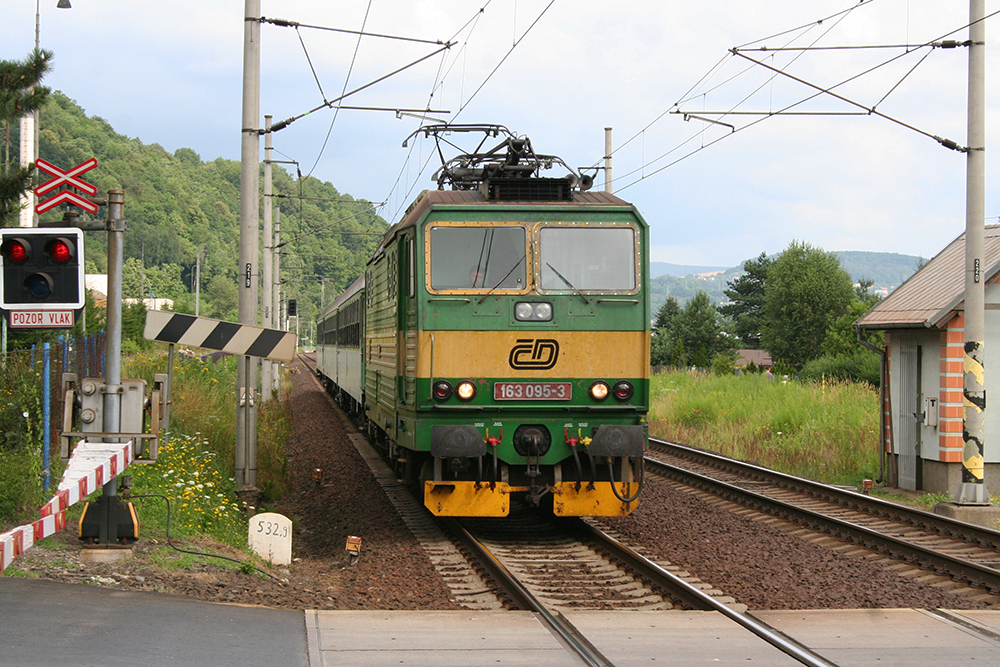 163 095 in Richtung Usti nad Labem (Dobkovice, 20.07.2013)