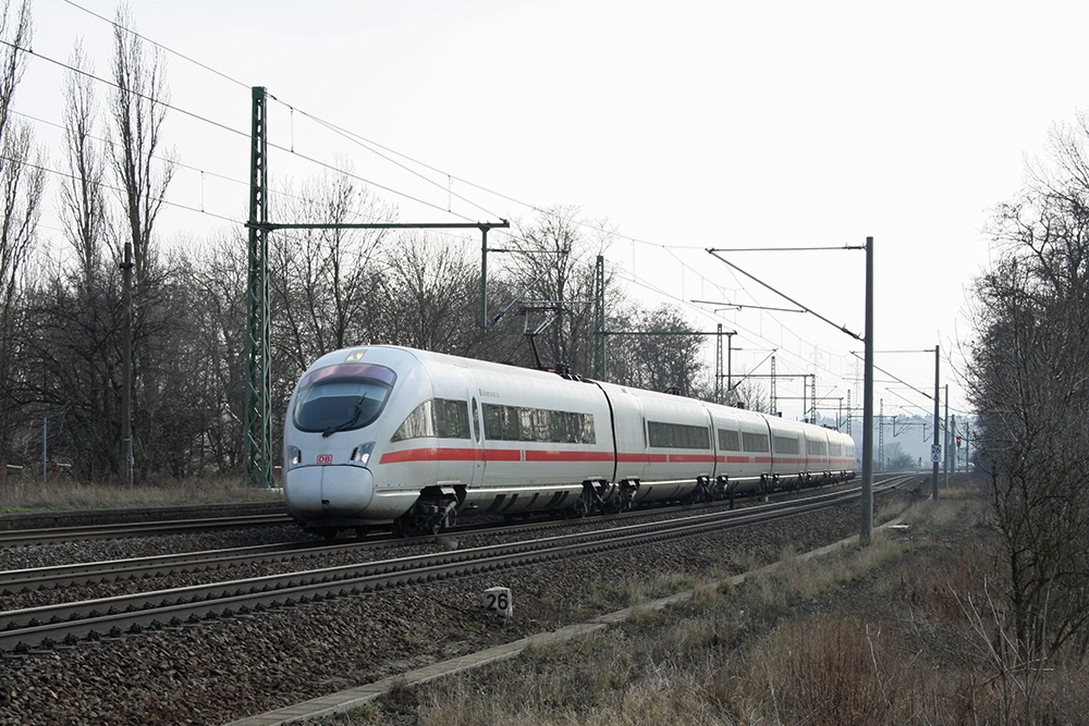 411 062 („Waihingen an der Enz“) als ICE 1559 (Wiesbaden – Dresden) (Schkortleben, 06.03.2012)