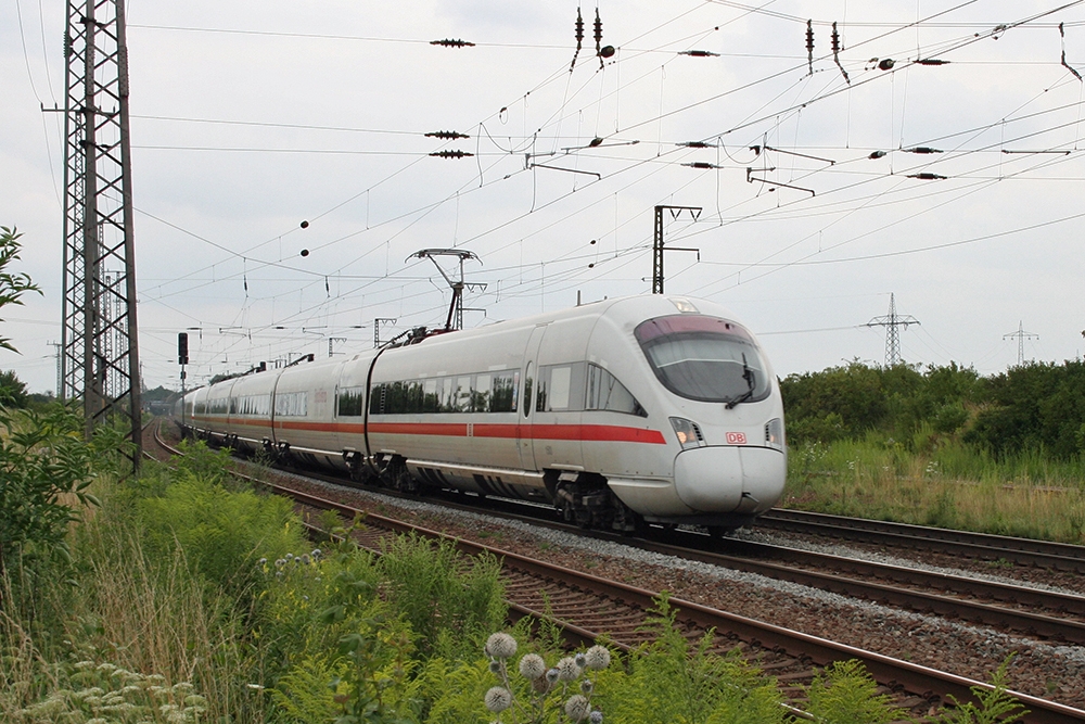 Ein 415er und ein 411er als ICE 1559 (Wiesbaden – Dresden) (Grokorbetha, 21.07.2011)