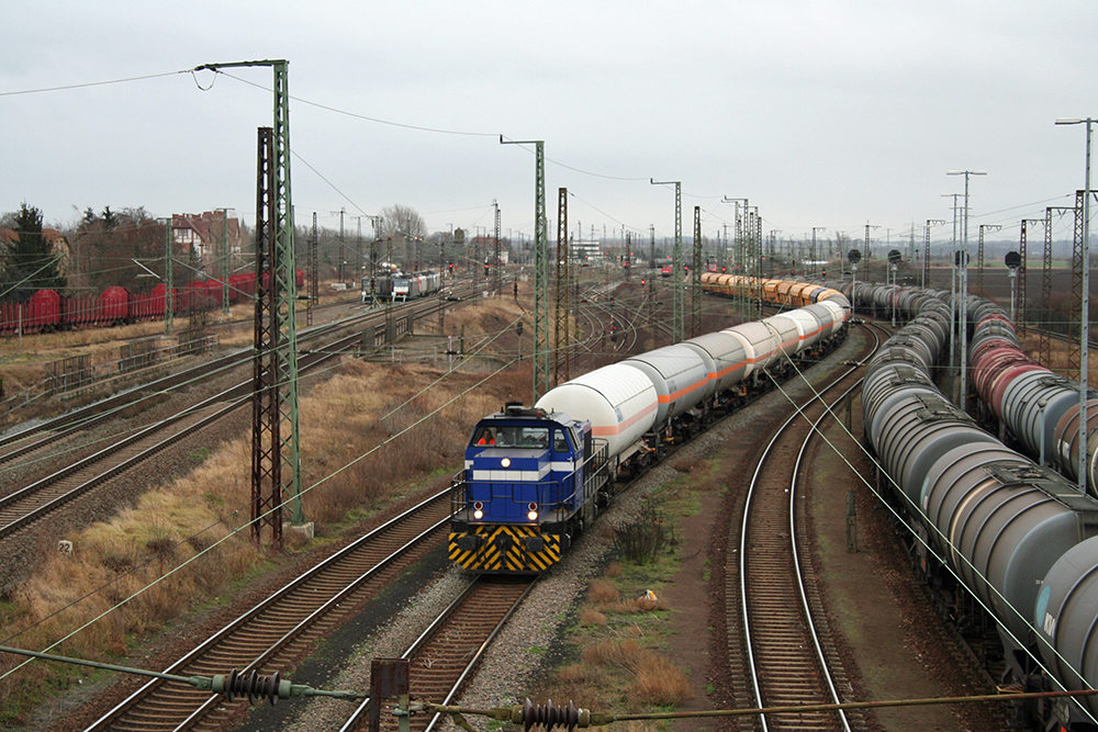 InfraLeuna 206 in Richtung Leuna-Werke (Grokorbetha, 22.01.2012)