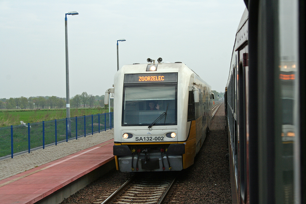SA132-002 als KD 60425 (Wegliniec – Zgorzelec) in Jedrzychowice (23.04.2011)