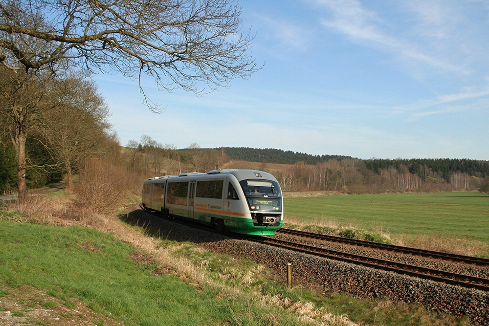 Vogtlandbahn VT 12 als VBG 20693 (Zwickau – Cheb – Marianske Lazne) (Rebersreuth, 21.04.2012)