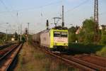 Captrain-185 549 mit Kesselwagenzug in Richtung Groheringen (Naumburg/Saale, 20.05.2012)